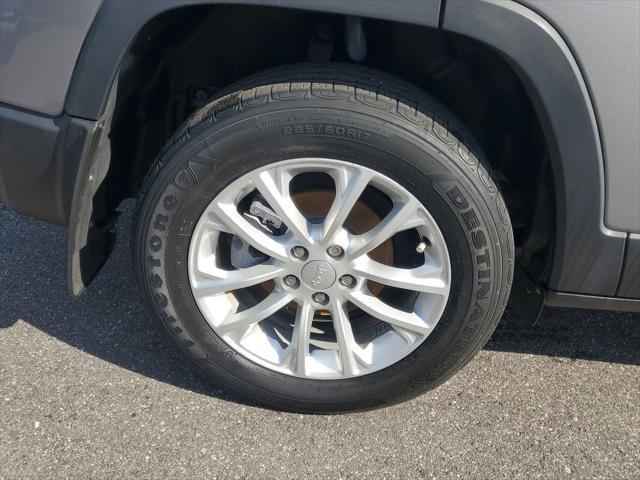 used 2020 Jeep Cherokee car, priced at $14,128