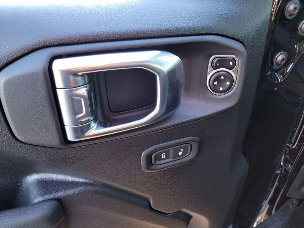 new 2025 Jeep Gladiator car, priced at $41,055