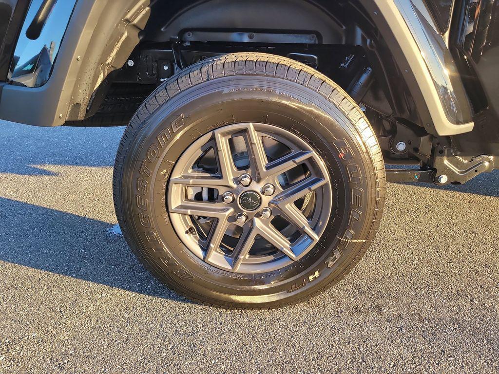 new 2025 Jeep Gladiator car, priced at $41,055