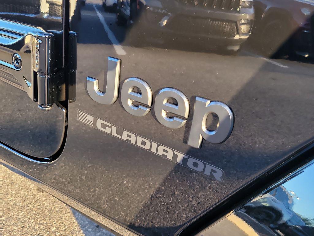 new 2025 Jeep Gladiator car, priced at $41,055