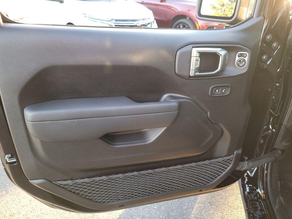 new 2025 Jeep Gladiator car, priced at $41,055