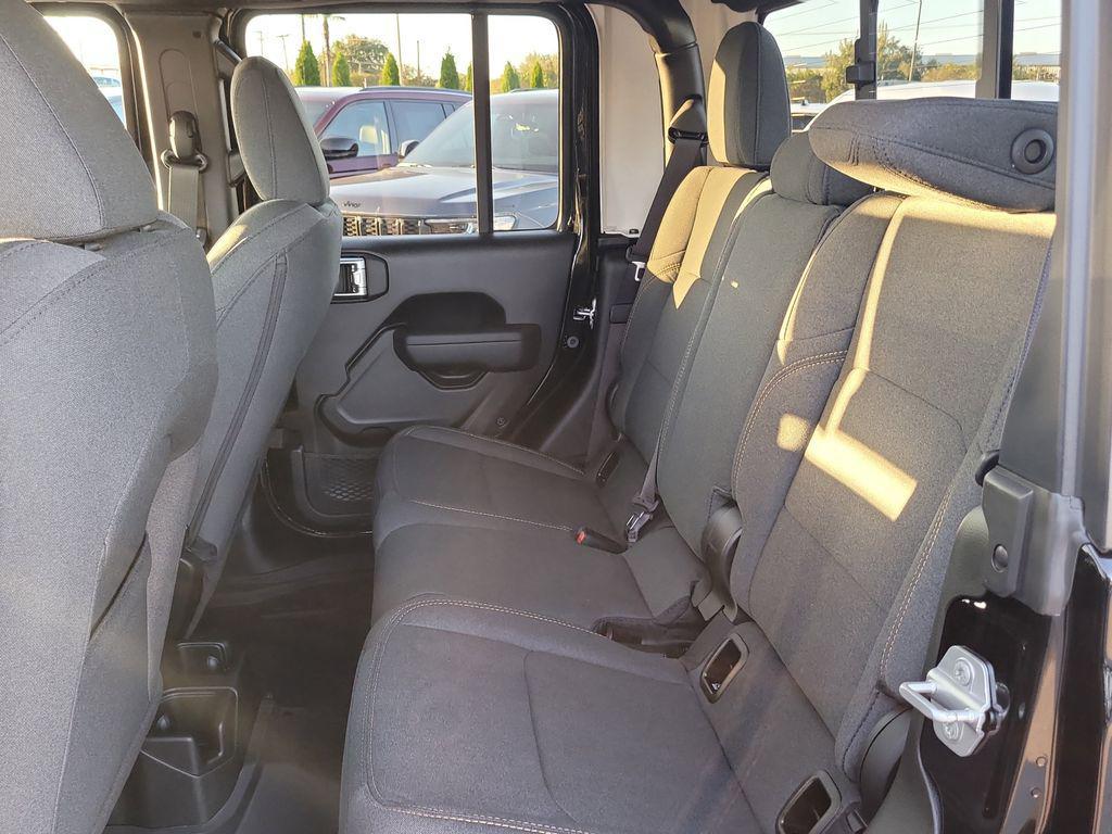 new 2025 Jeep Gladiator car, priced at $41,055