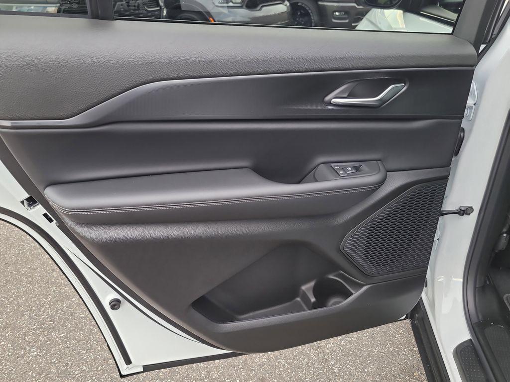 new 2025 Jeep Grand Cherokee L car, priced at $36,106