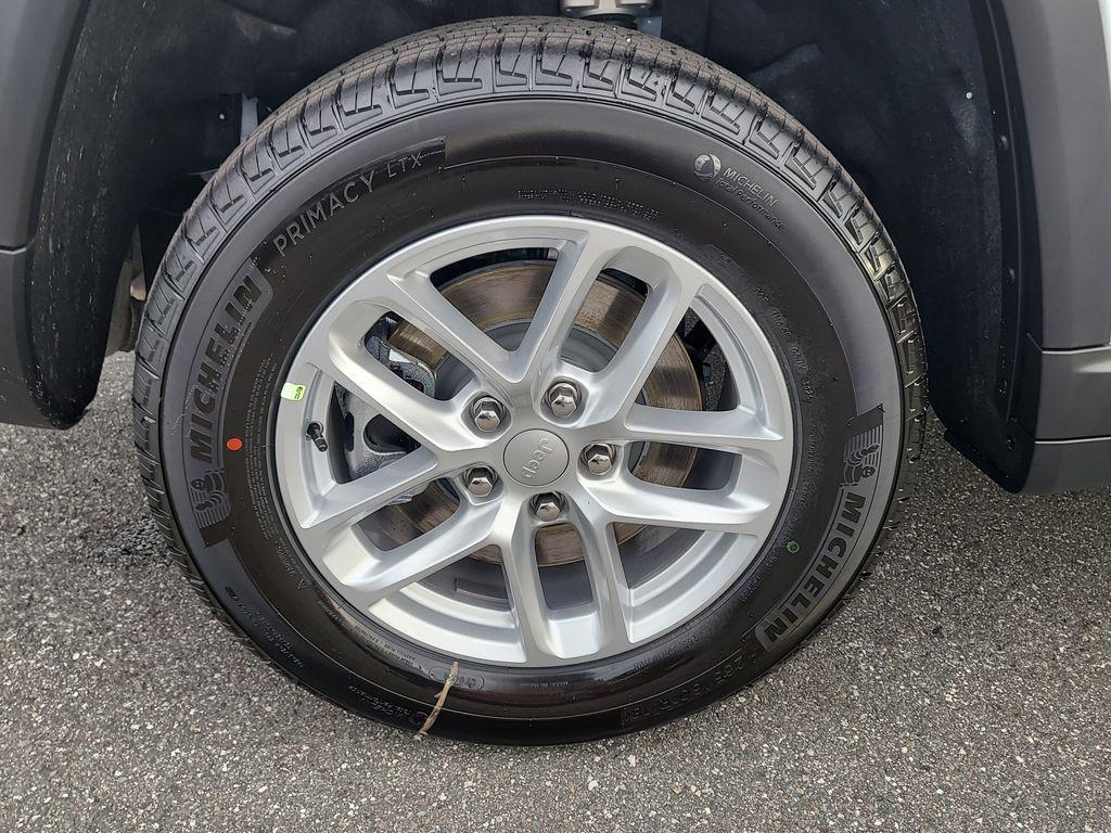 new 2025 Jeep Grand Cherokee L car, priced at $36,106