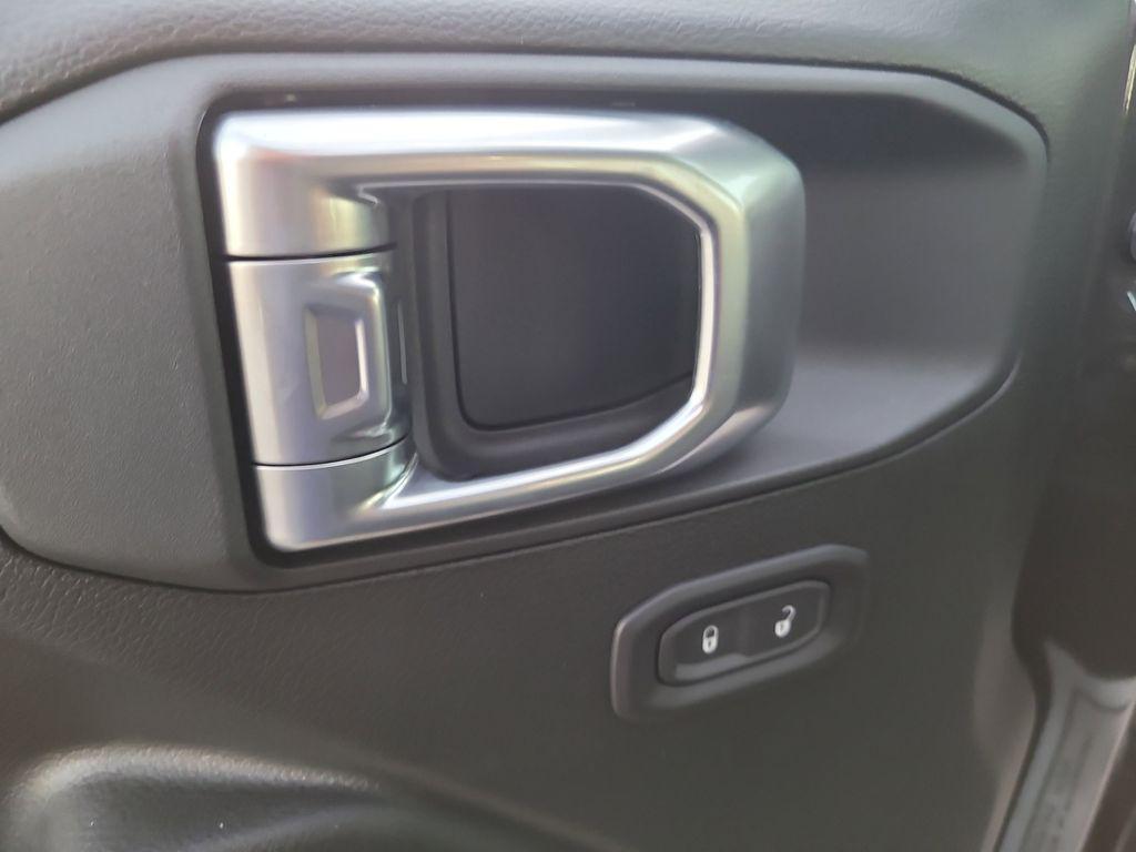 new 2026 Jeep Wrangler car, priced at $39,832