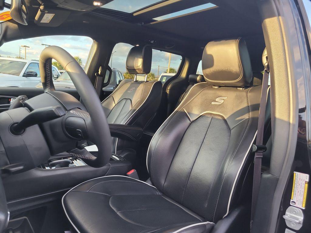 used 2025 Chrysler Pacifica car, priced at $38,608