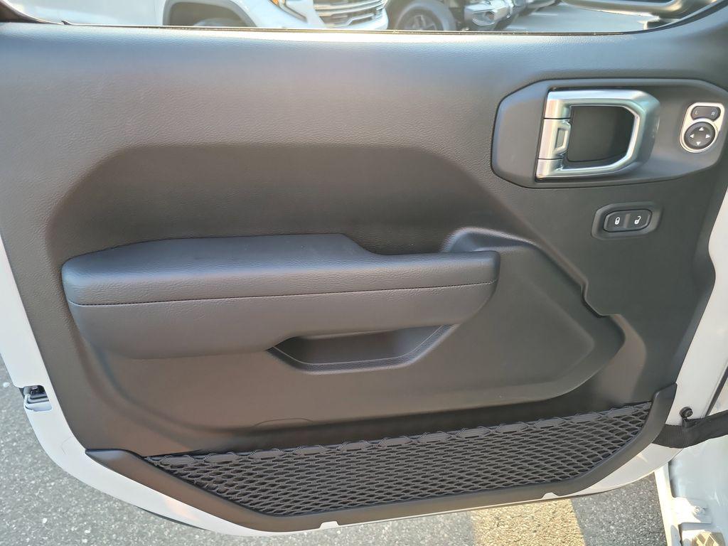 new 2026 Jeep Gladiator car, priced at $48,042