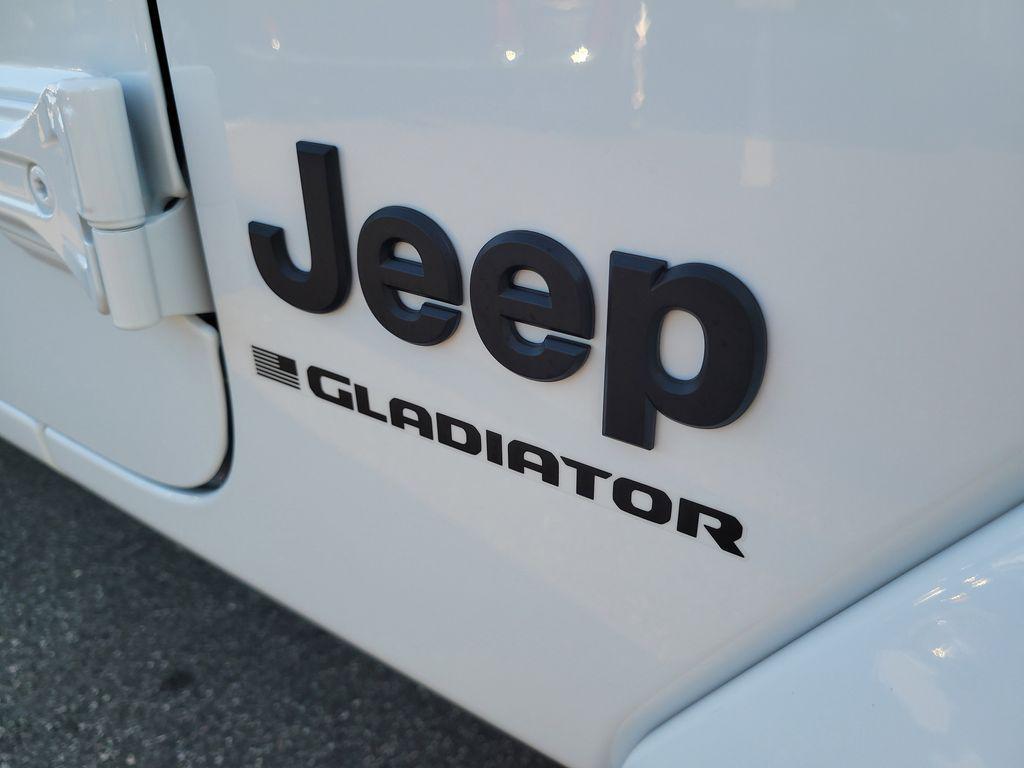 new 2026 Jeep Gladiator car, priced at $48,042