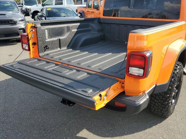 new 2025 Jeep Gladiator car, priced at $46,672