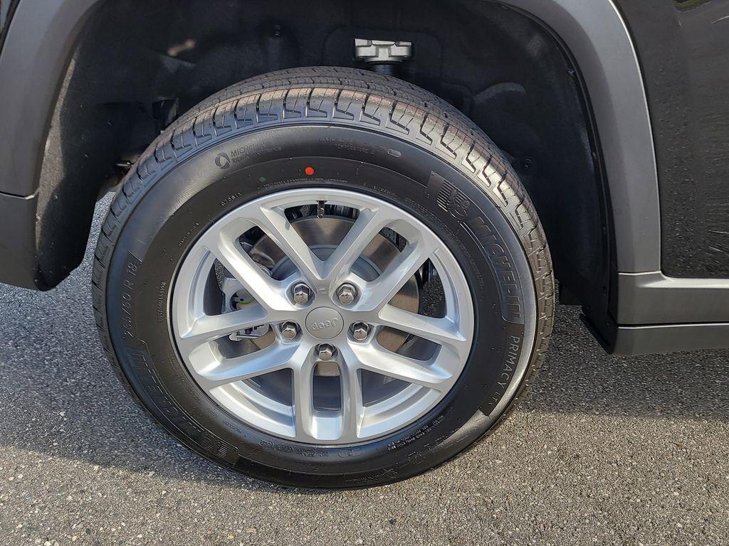 new 2025 Jeep Grand Cherokee car, priced at $35,001