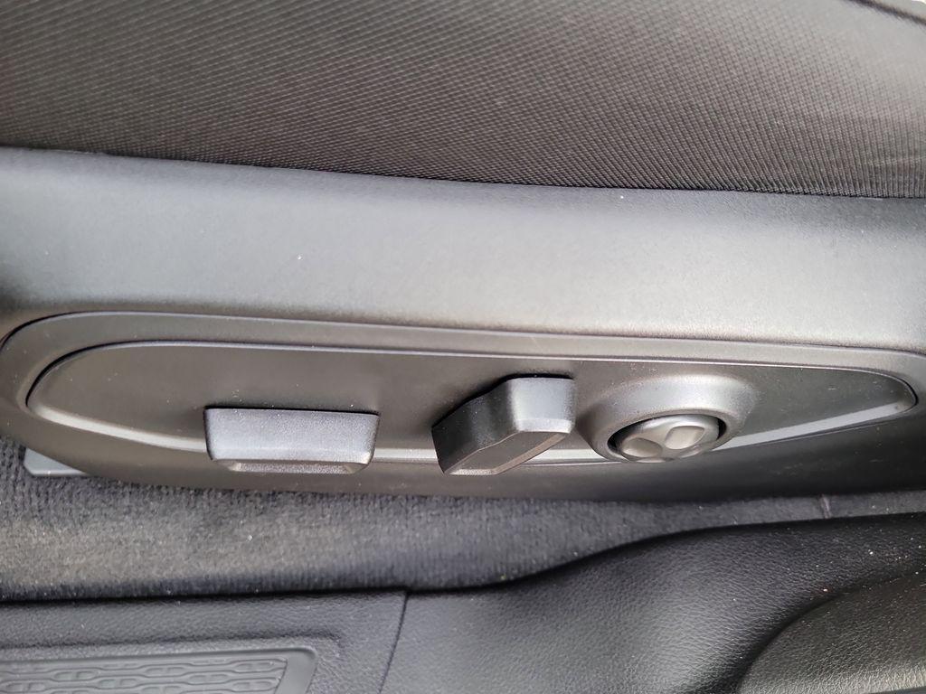 new 2025 Jeep Grand Cherokee car, priced at $35,001