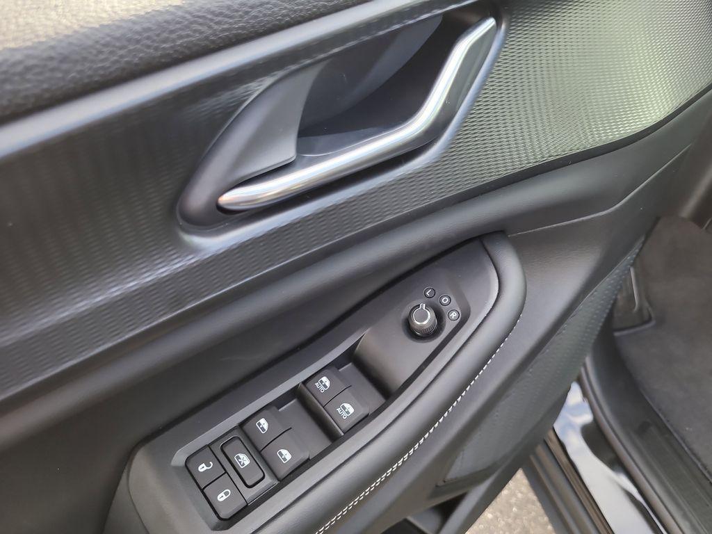 new 2025 Jeep Grand Cherokee car, priced at $35,001