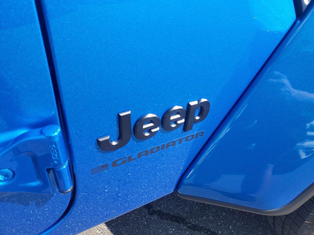 new 2025 Jeep Gladiator car, priced at $39,989