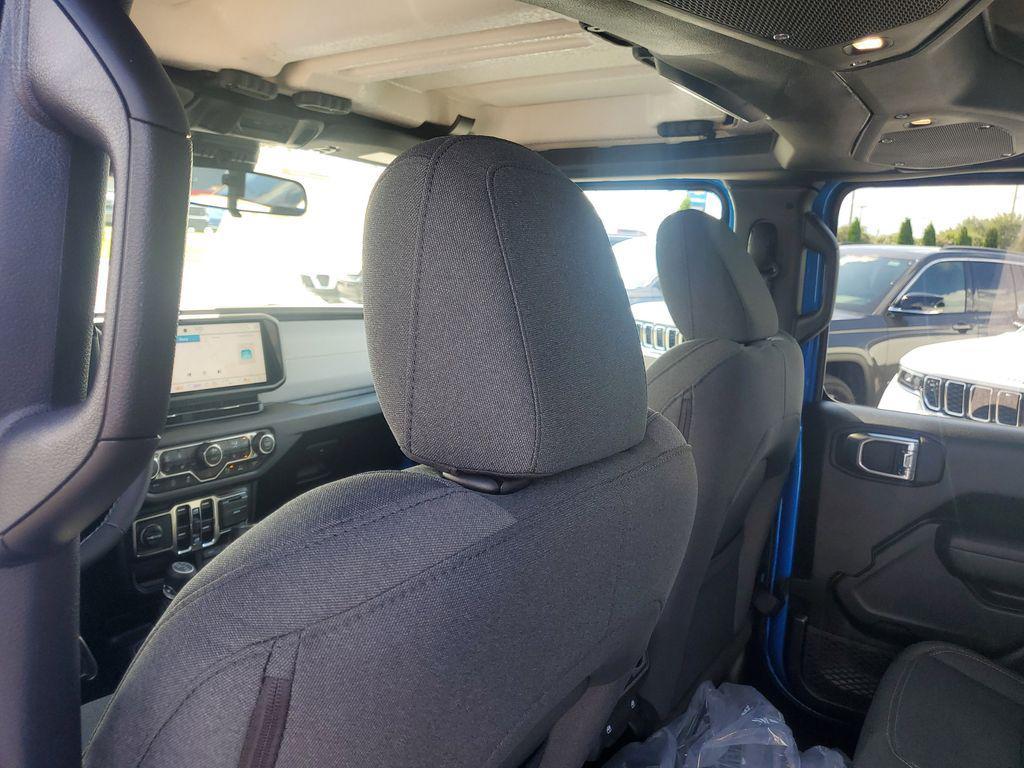 new 2025 Jeep Gladiator car, priced at $39,989