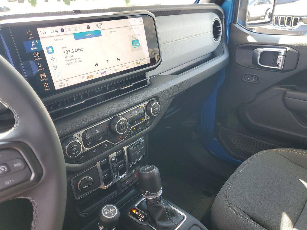 new 2025 Jeep Gladiator car, priced at $39,989