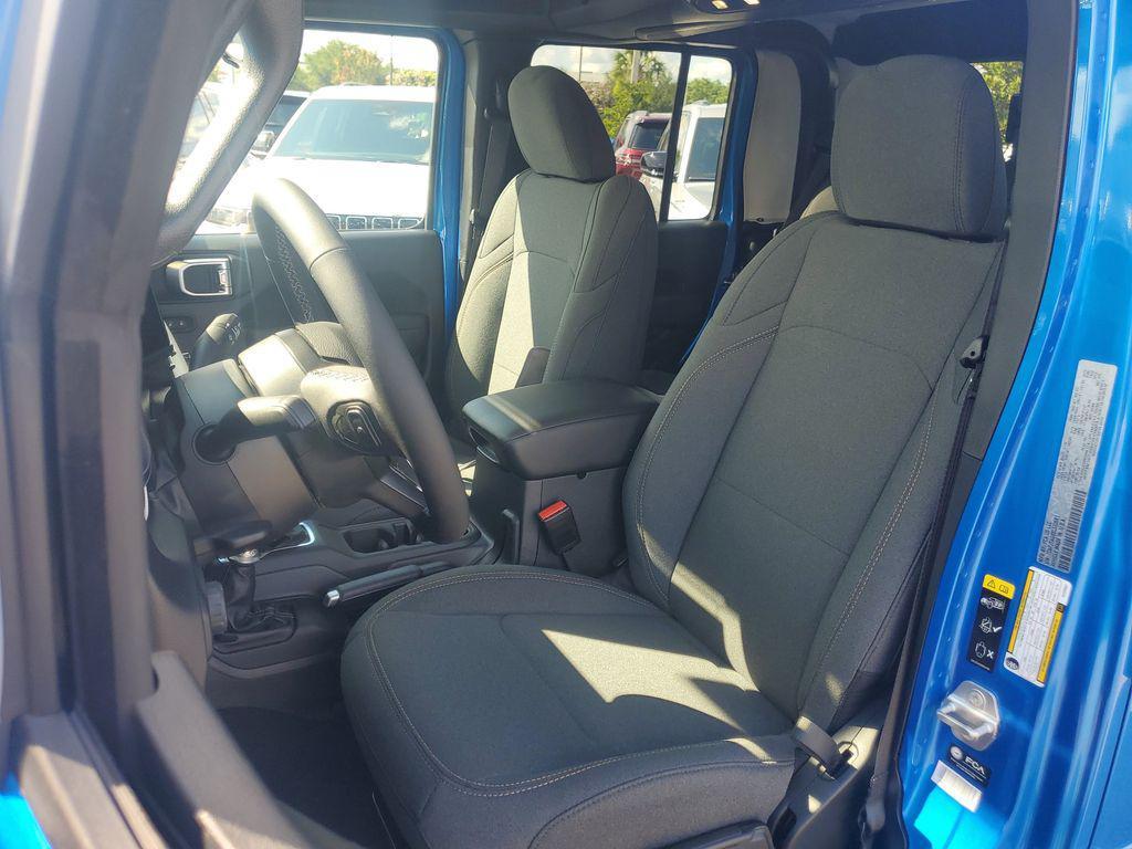 new 2025 Jeep Gladiator car, priced at $39,989