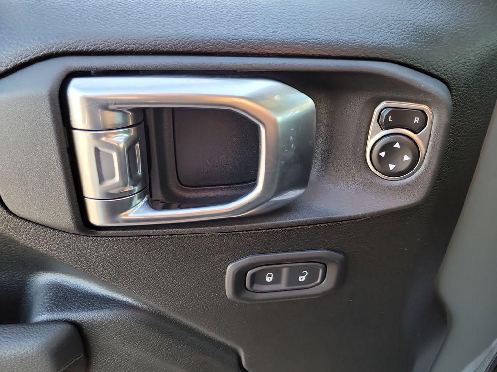 new 2025 Jeep Gladiator car, priced at $41,055