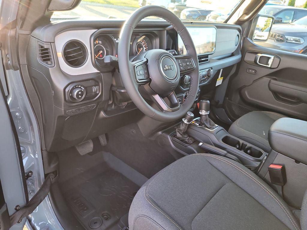 new 2025 Jeep Gladiator car, priced at $41,055