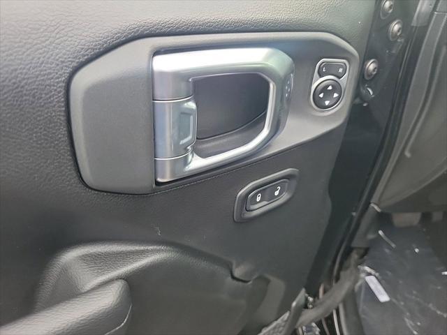 new 2025 Jeep Gladiator car, priced at $41,614