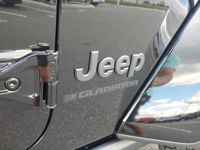 new 2024 Jeep Gladiator car, priced at $39,926