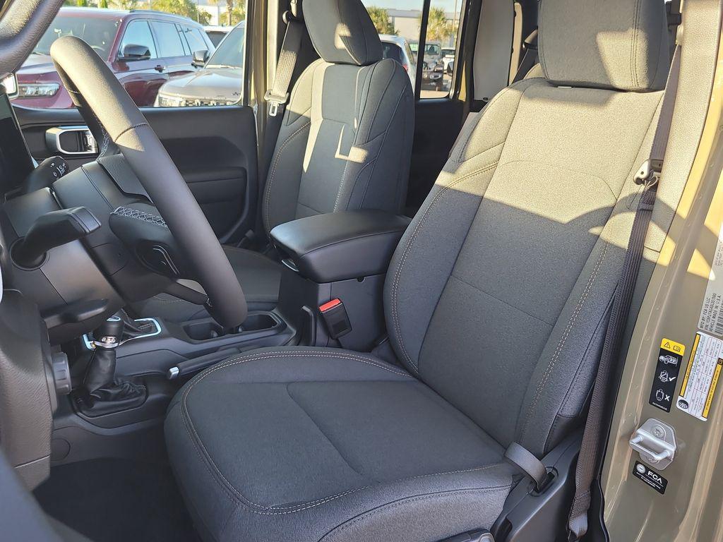 new 2025 Jeep Gladiator car, priced at $40,572