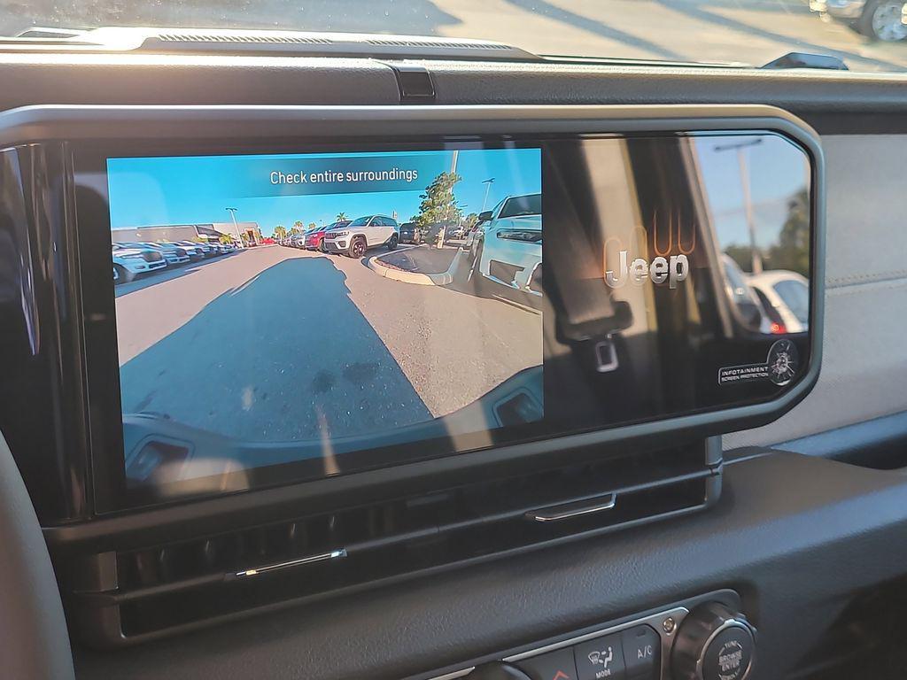 new 2025 Jeep Gladiator car, priced at $40,572