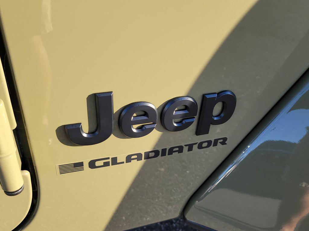 new 2025 Jeep Gladiator car, priced at $40,572