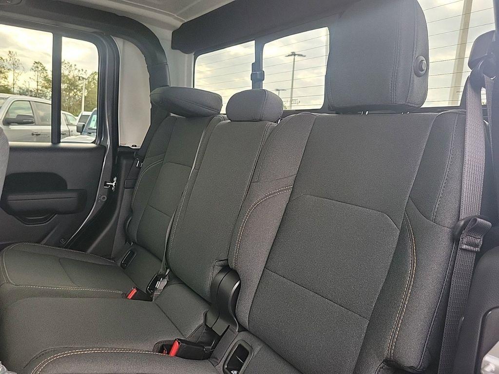 new 2025 Jeep Gladiator car, priced at $39,093