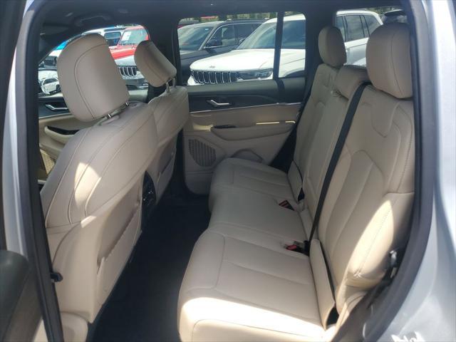 new 2025 Jeep Grand Cherokee car, priced at $41,047