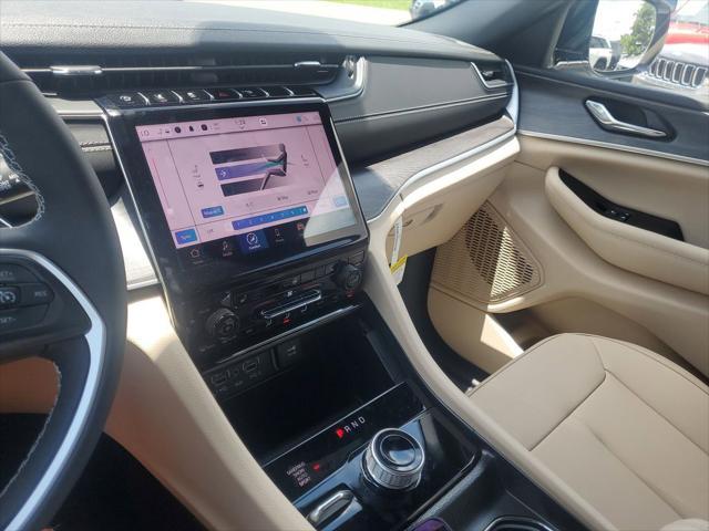 new 2025 Jeep Grand Cherokee car, priced at $41,047