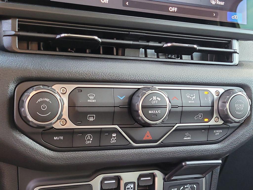 new 2026 Jeep Wrangler car, priced at $45,095