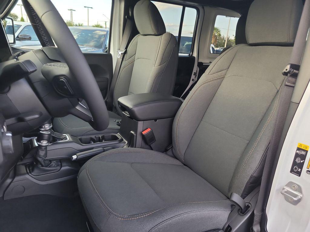 new 2026 Jeep Wrangler car, priced at $45,095