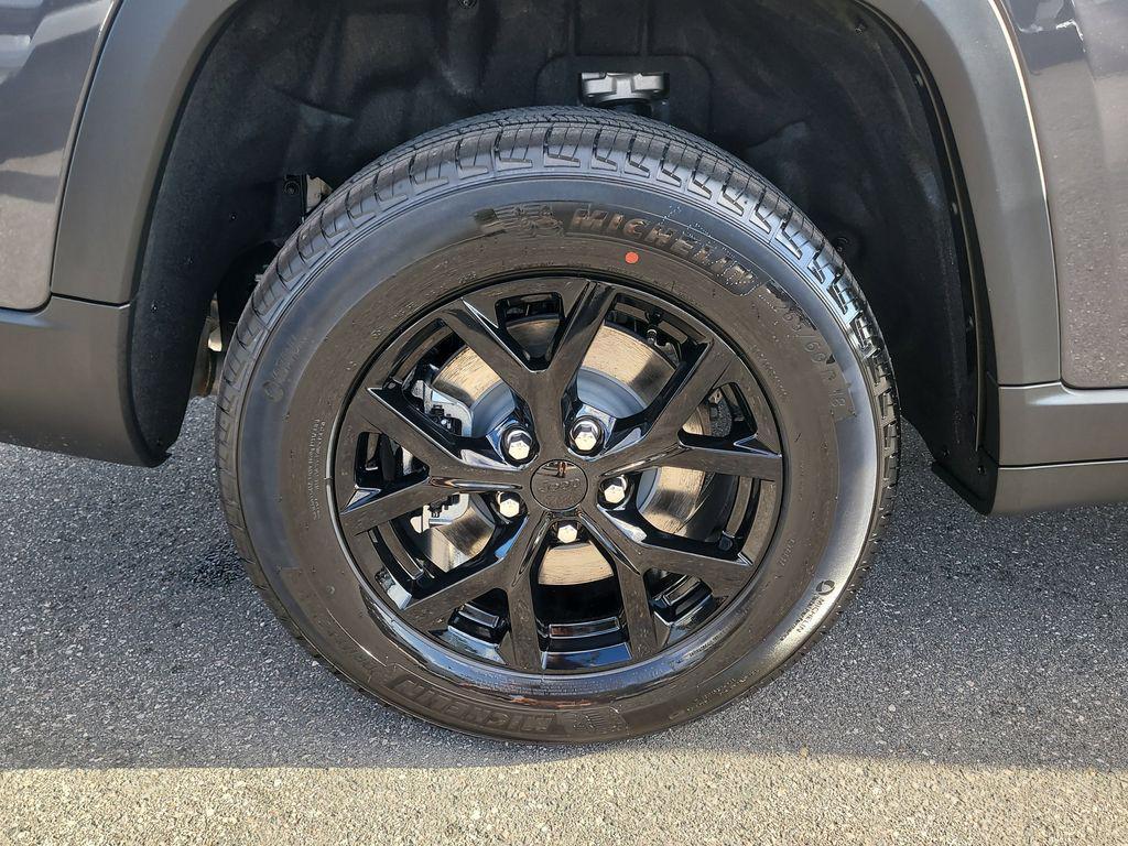 new 2025 Jeep Grand Cherokee L car, priced at $37,909