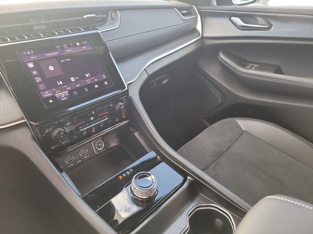 new 2025 Jeep Grand Cherokee L car, priced at $37,909