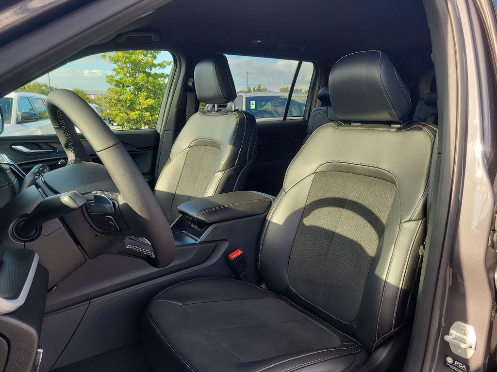 new 2025 Jeep Grand Cherokee L car, priced at $37,909