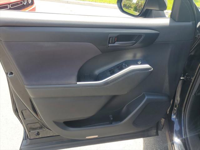used 2021 Toyota Highlander car, priced at $27,820