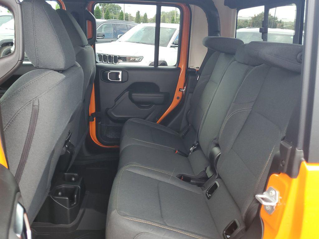 new 2025 Jeep Gladiator car, priced at $37,834