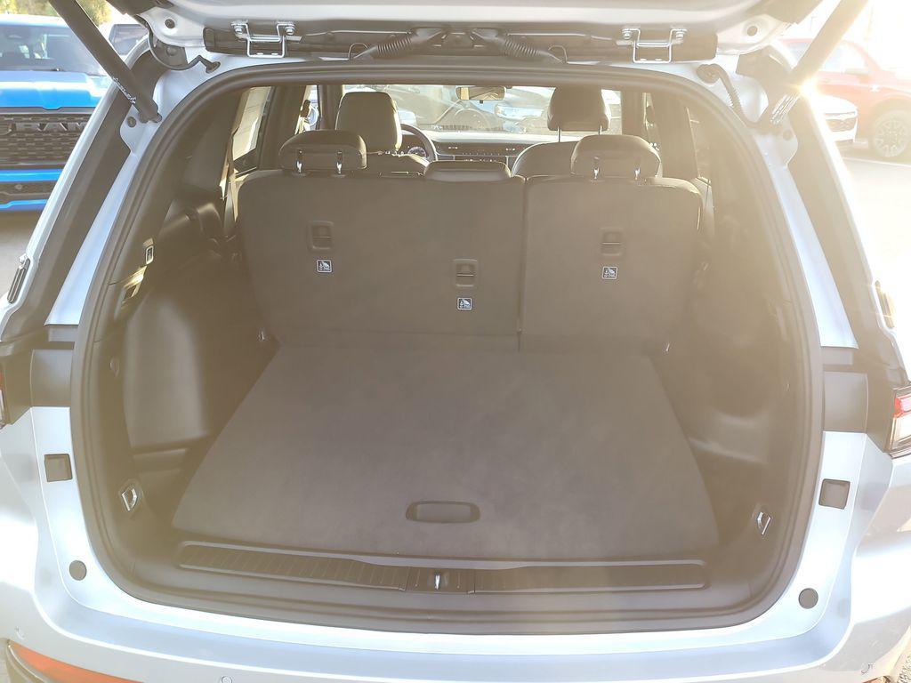 new 2025 Jeep Grand Cherokee car, priced at $39,668