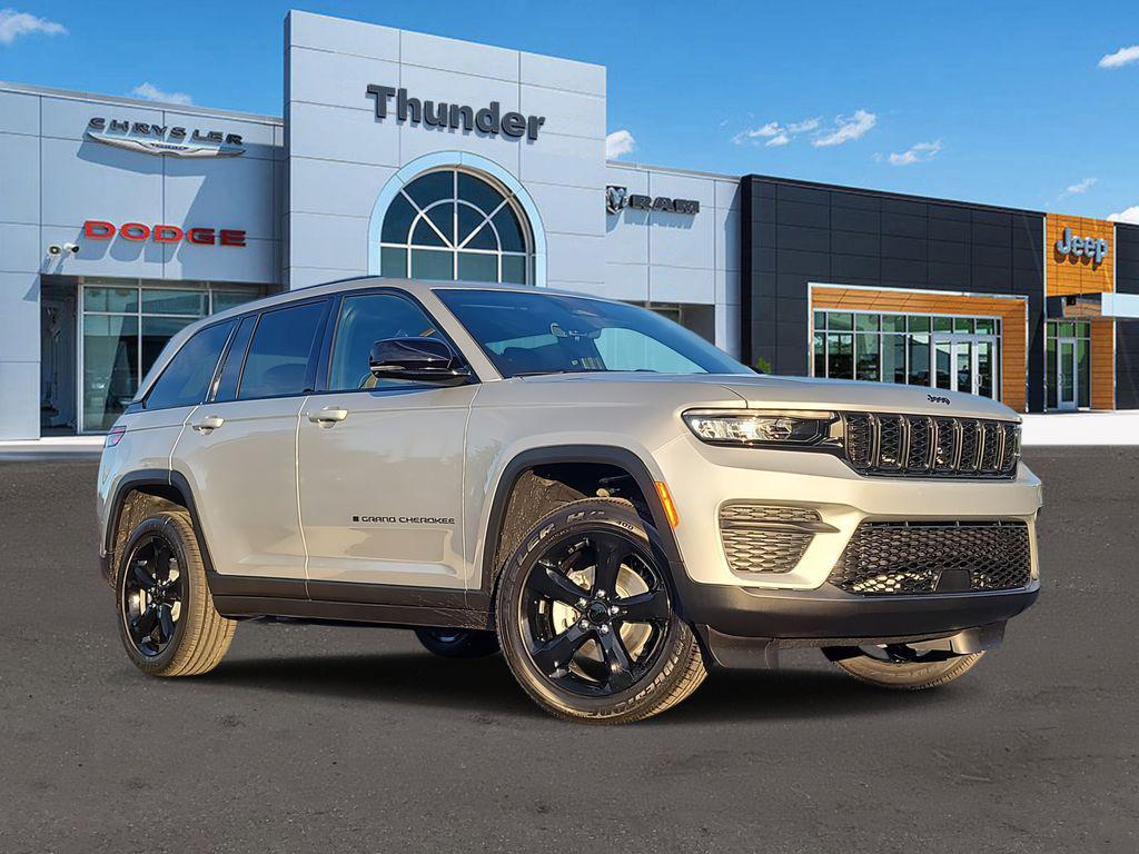 new 2025 Jeep Grand Cherokee car, priced at $39,668