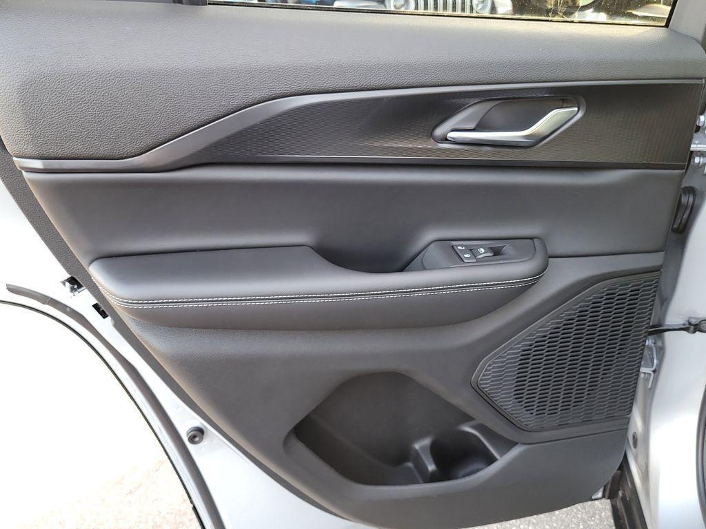 new 2025 Jeep Grand Cherokee car, priced at $39,668