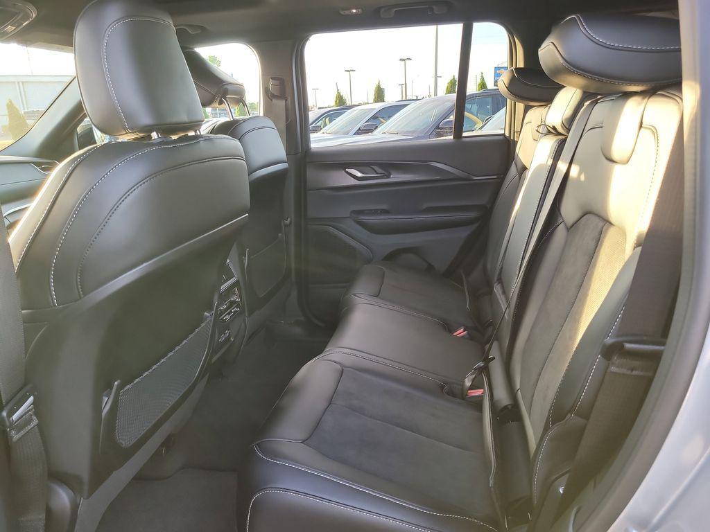 new 2025 Jeep Grand Cherokee car, priced at $39,668