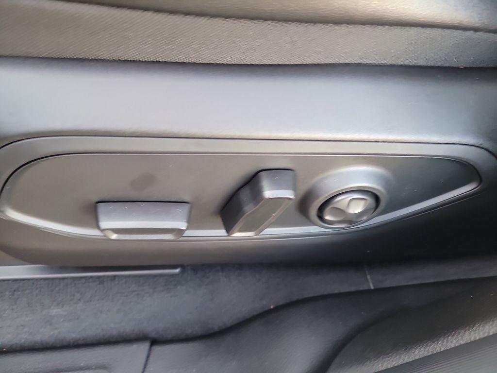 new 2025 Jeep Grand Cherokee car, priced at $39,668