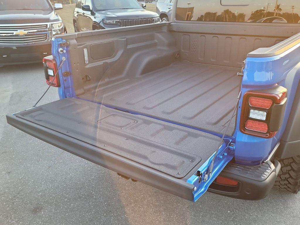 new 2026 Jeep Gladiator car, priced at $57,039