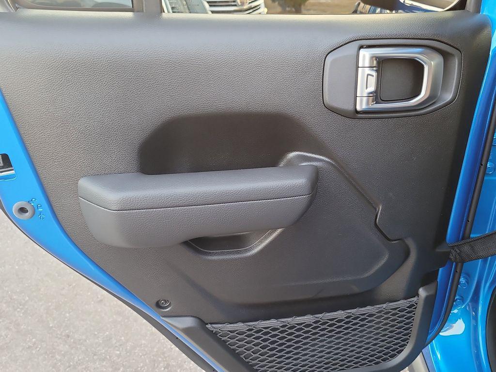 new 2026 Jeep Gladiator car, priced at $57,039