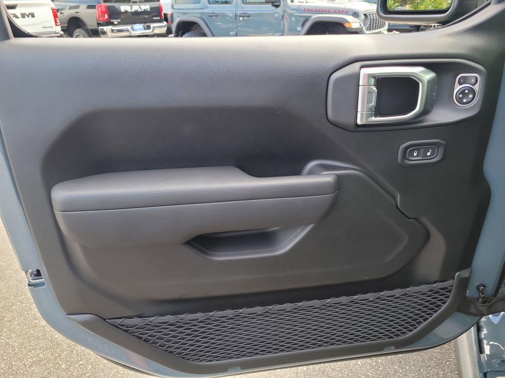 new 2025 Jeep Wrangler car, priced at $54,989