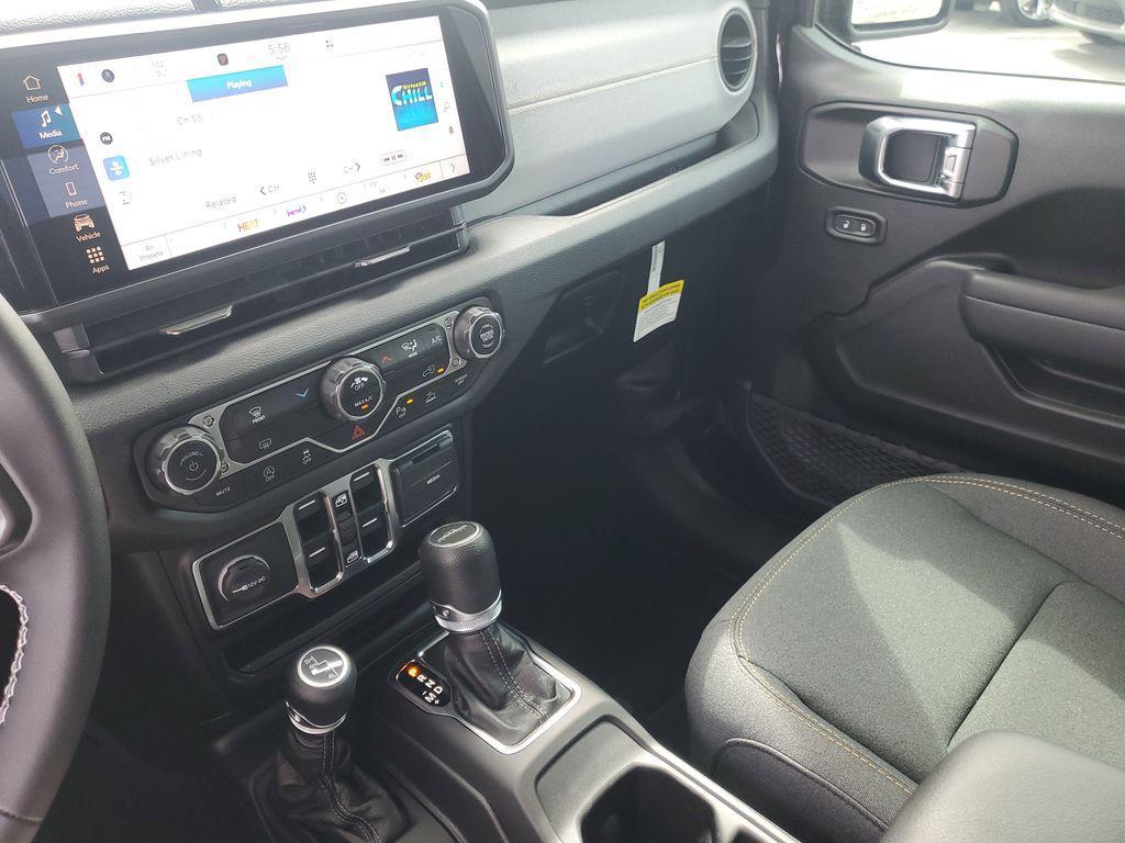 new 2025 Jeep Gladiator car, priced at $38,989