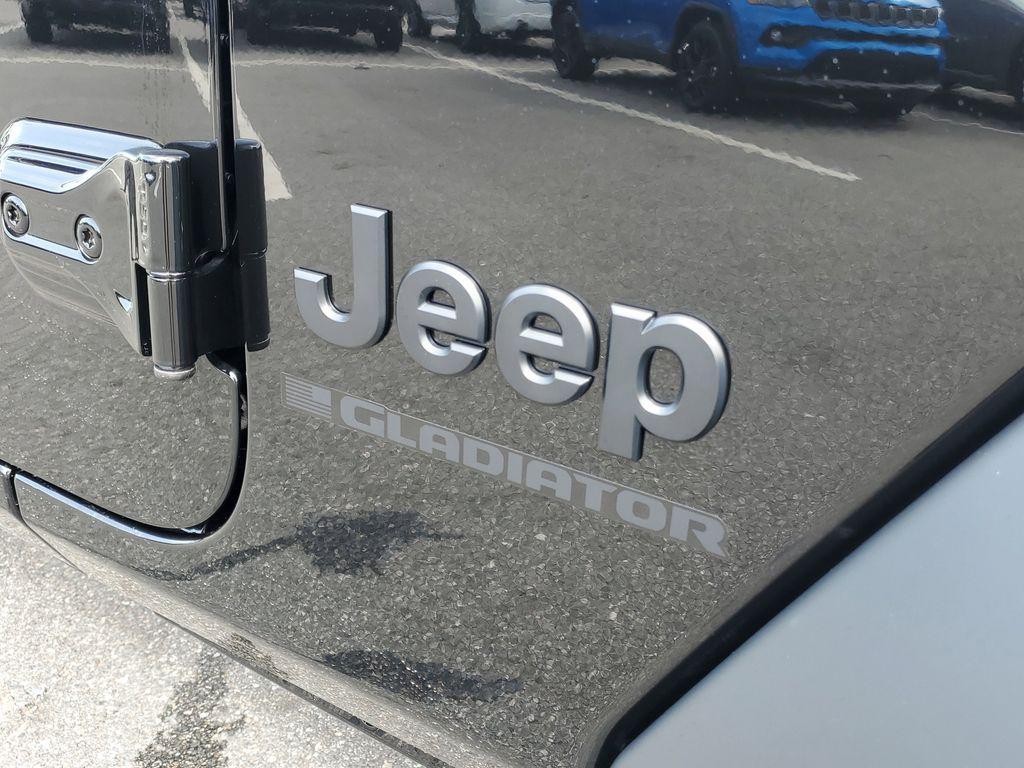new 2025 Jeep Gladiator car, priced at $38,989