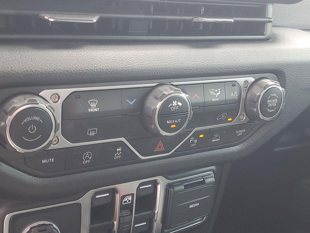 new 2025 Jeep Gladiator car, priced at $38,989