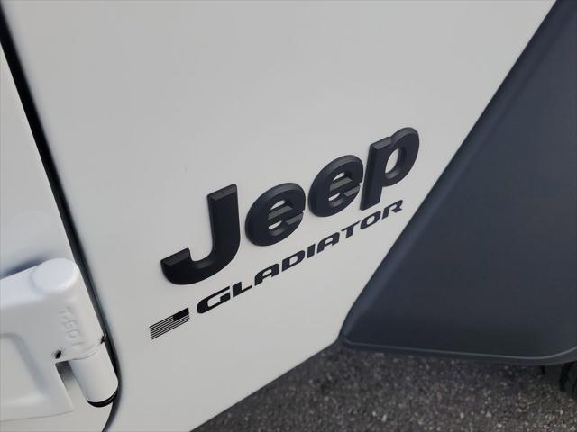 new 2025 Jeep Gladiator car, priced at $42,290