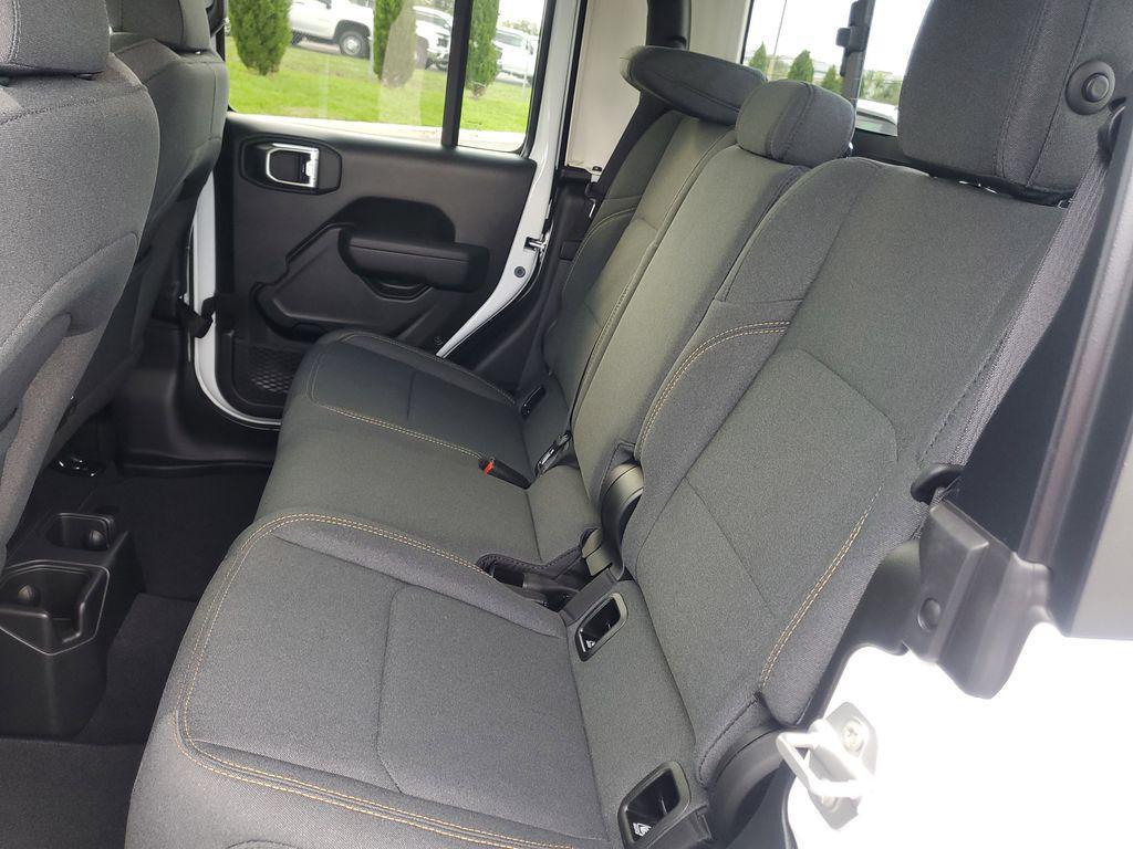 new 2025 Jeep Gladiator car, priced at $38,949